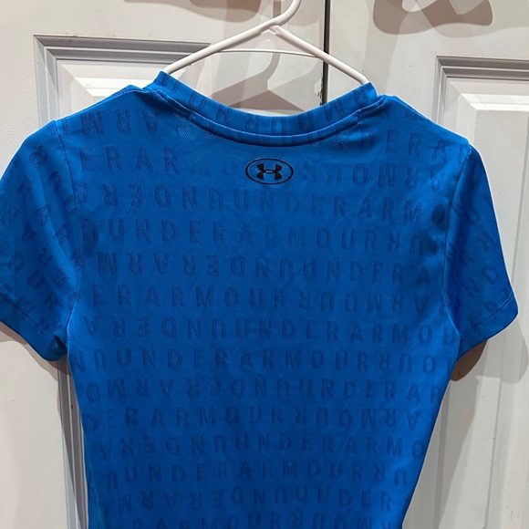 NWOT Under Armour Women's Blue Patterned V-Neck Tee sizeXS - Picture 6 of 8